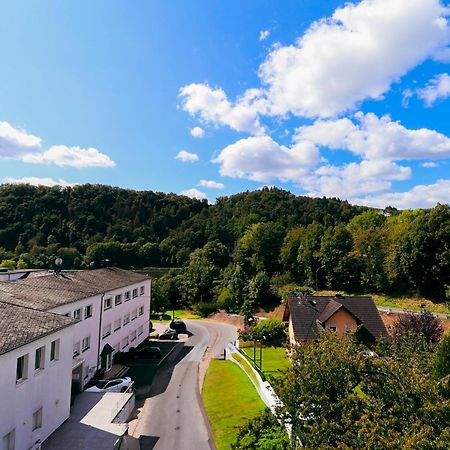 Moderne FeWo SKY Netflix Terrasse Burgblick Boxspringbett Waschtrockner Bullay Exterior foto