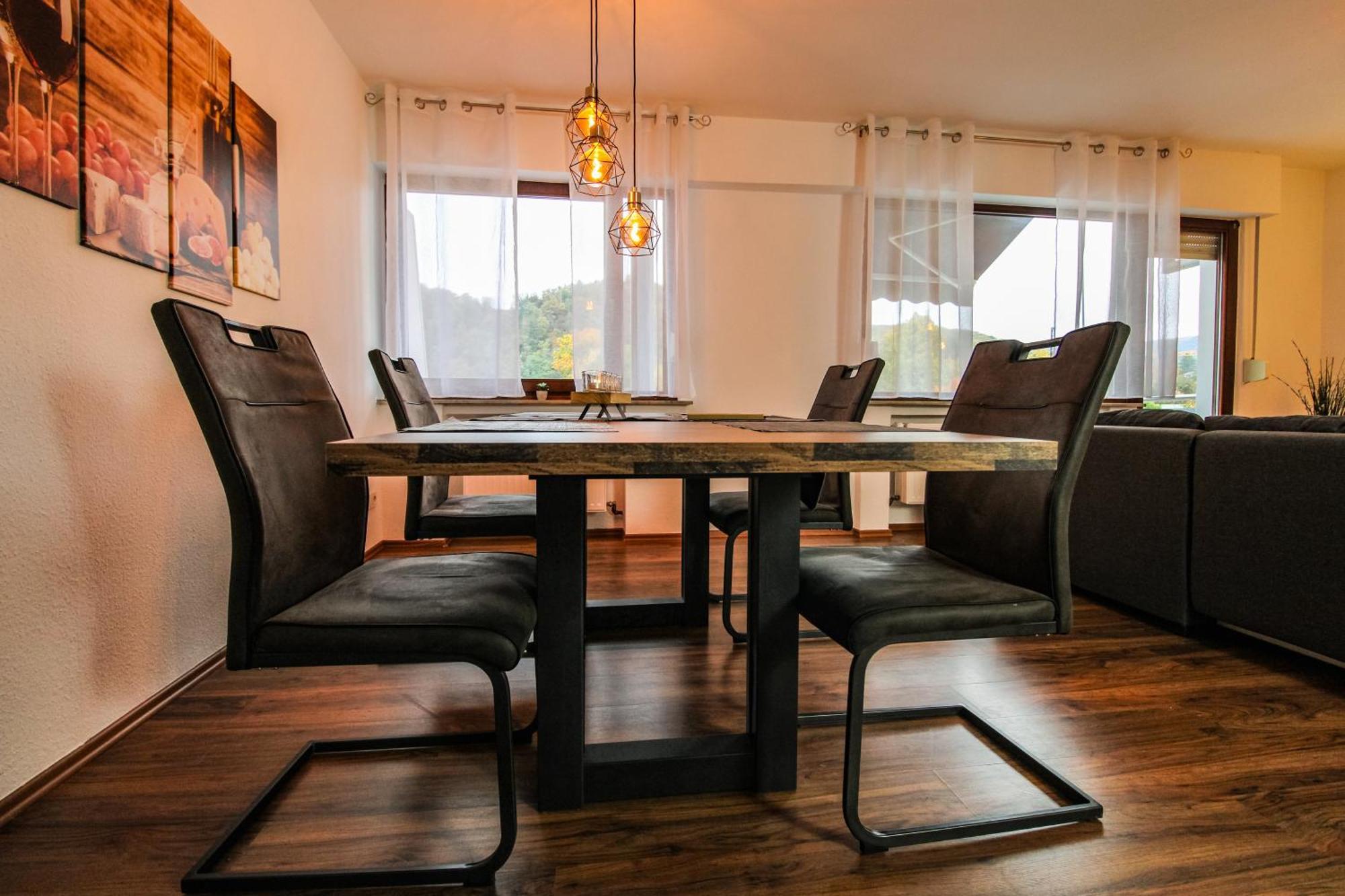 Moderne FeWo SKY Netflix Terrasse Burgblick Boxspringbett Waschtrockner Bullay Exterior foto