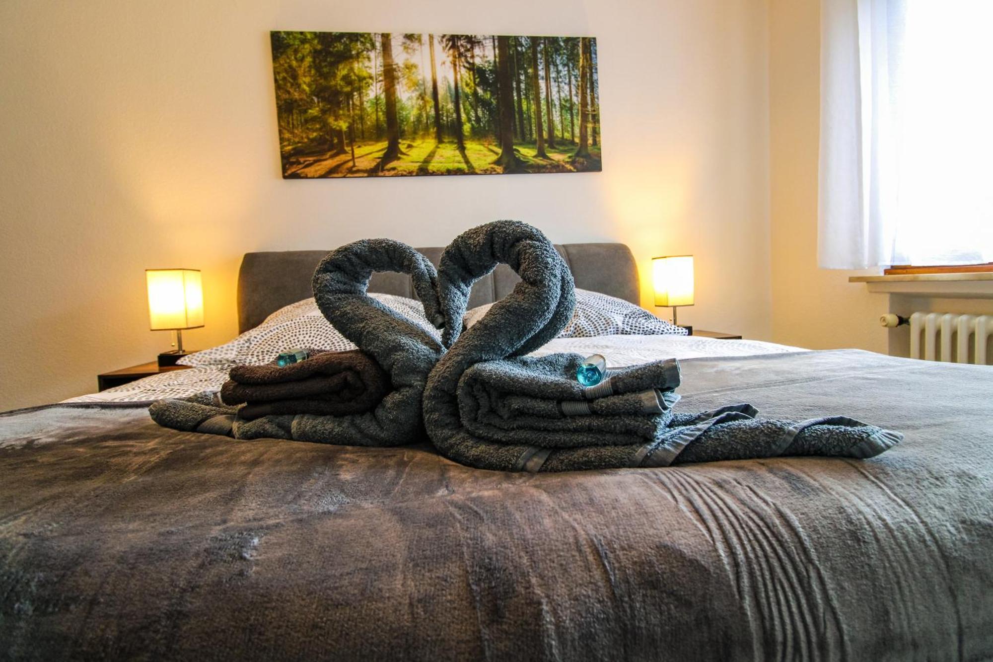 Moderne FeWo SKY Netflix Terrasse Burgblick Boxspringbett Waschtrockner Bullay Exterior foto