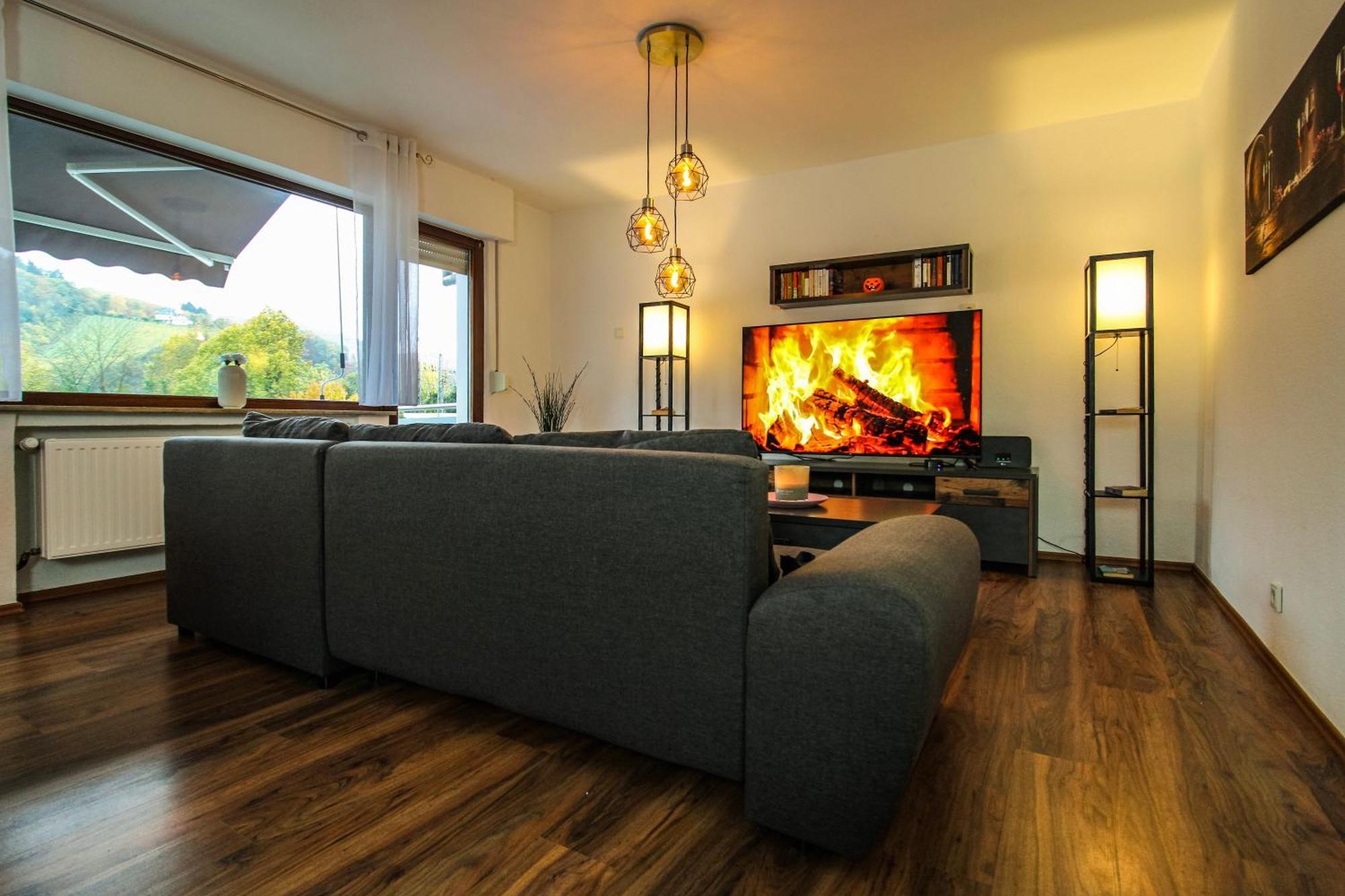 Moderne FeWo SKY Netflix Terrasse Burgblick Boxspringbett Waschtrockner Bullay Exterior foto